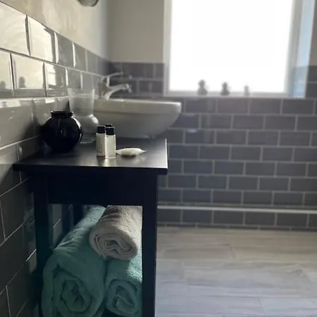 Devonshire Bungalow - Close To The Coast & Lakes. Cleator