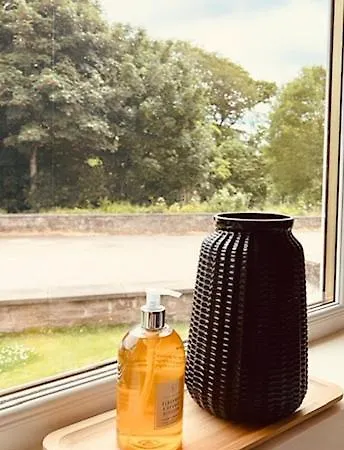 Devonshire Bungalow - Close To The Coast & Lakes.