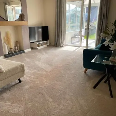 Holiday home Devonshire Bungalow - Close To The Coast & Lakes. *